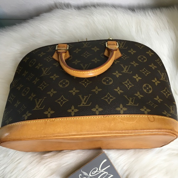 Louis Vuitton Alma PM monogram purse - Picture 8 of 14